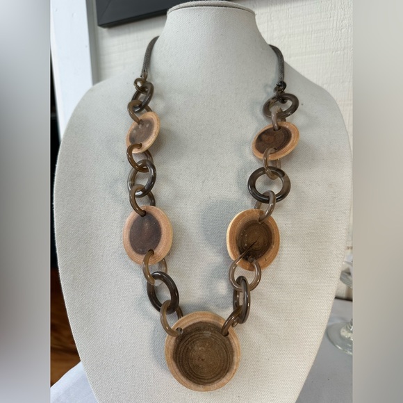 Chunky wood slice and swirled circle link necklace - Picture 1 of 6